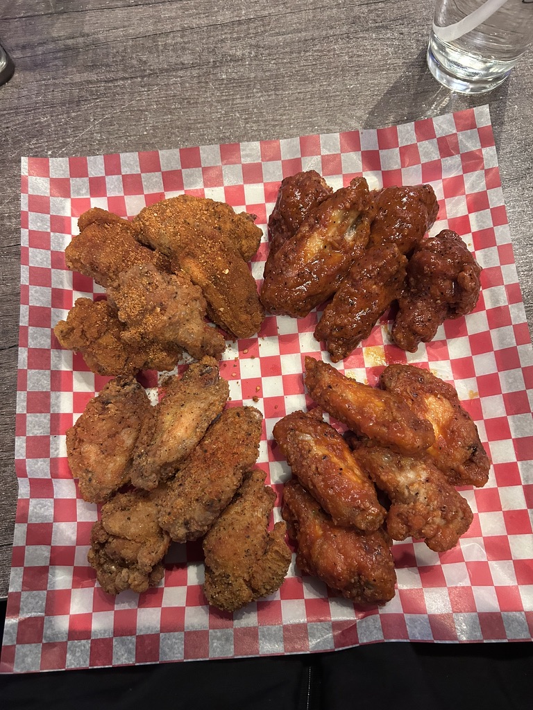 Wing night at winginit